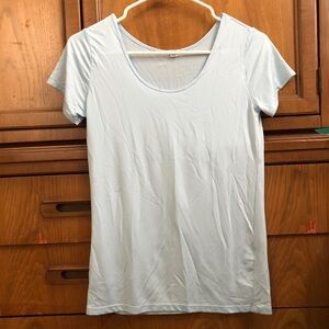 Uniqlo AIRism Women's Short Sleeve Top Tee T-shirt in Light Blue L Stretch